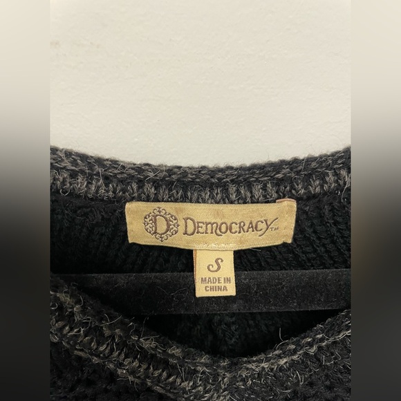 Democracy Women’s Poncho V-Neck Boho Print Pullover Sweater. Size - Small - Picture 3 of 6